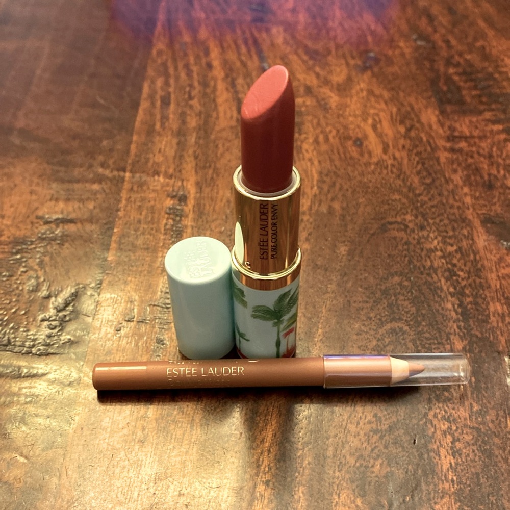 Estée Lauder • Pure Color Envy Lipstick • Full size: 0.12g • Shade: 420